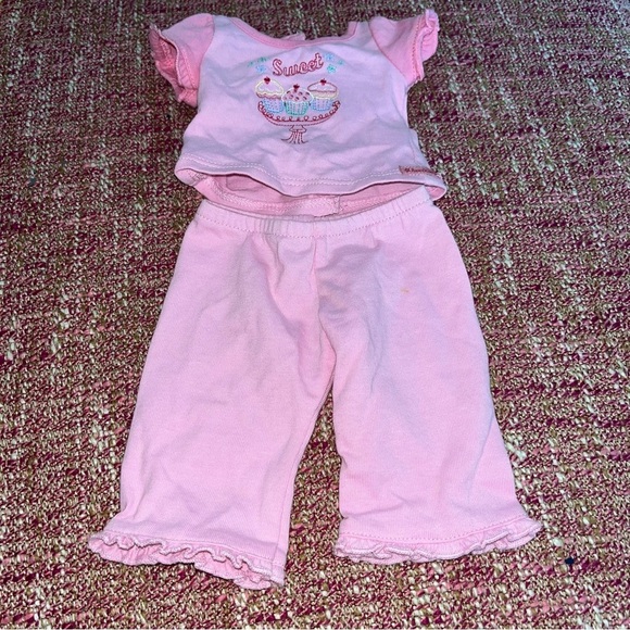 American Girl doll  retired 2010 Sweet Treats Pink Cupcake Pajamas Set - Picture 2 of 5